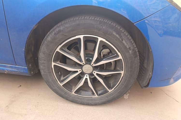 Used BYD Song MAX 2017 1.5T Automatic Smart Connect Elite 7-Seater Right Front Wheel Hub