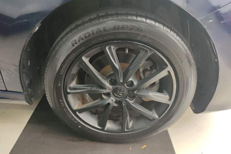 Used BYD Song MAX 2017 1.5T Automatic Smart Connect Elite 7-Seater Right Front Wheel Hub