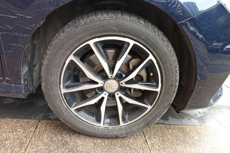 Used BYD Song MAX 2017 1.5T Automatic Smart Connect Elite 7-Seater Right Front Wheel Hub
