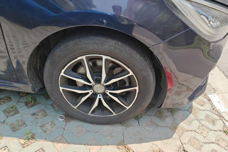 Used BYD Song MAX 2017 1.5T Automatic Smart Connect Elite 7-Seater Right Front Wheel Hub
