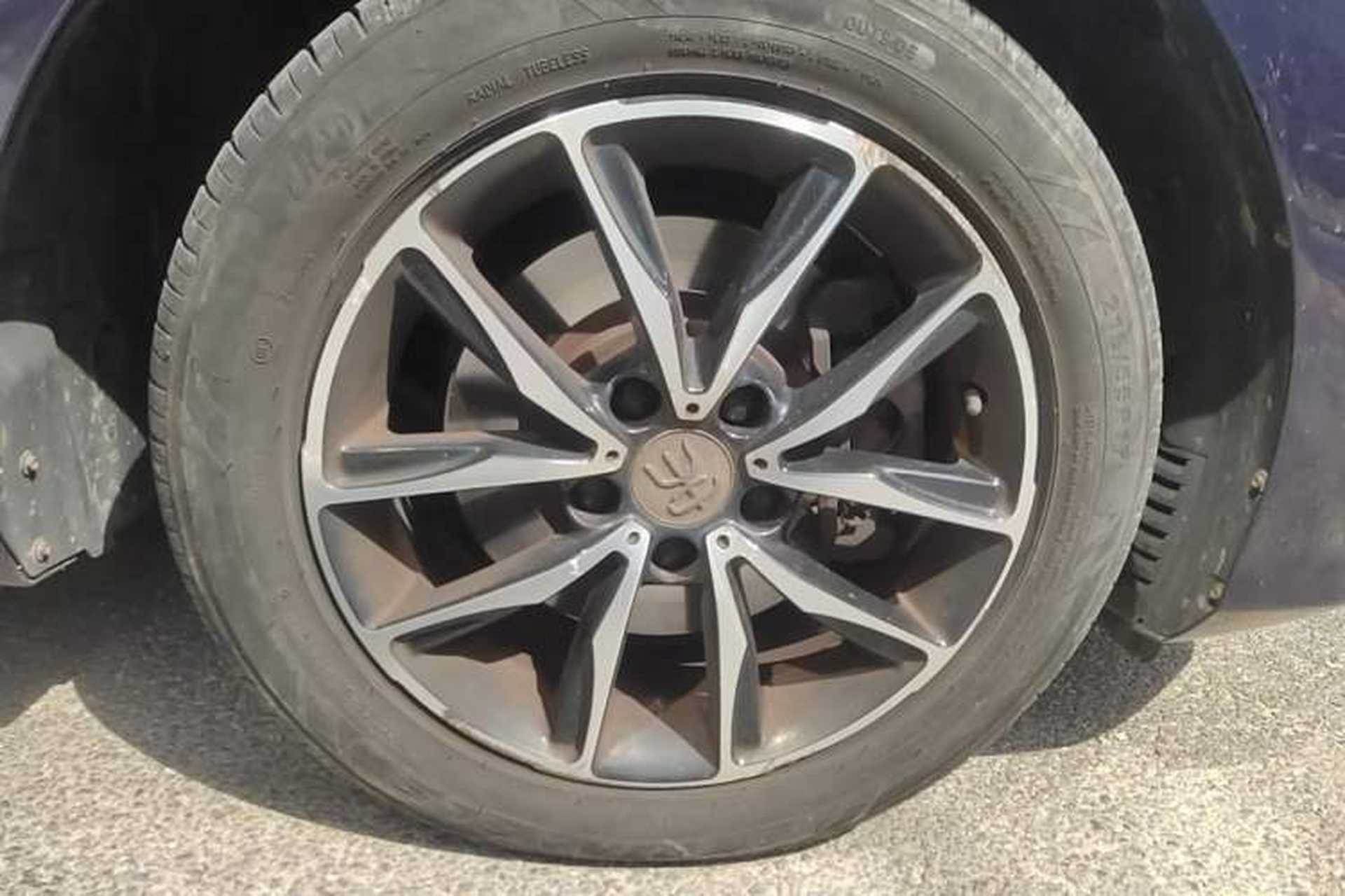 Used BYD Song MAX 2017 1.5T Manual Smart Connect Luxury 7-Seater Right Front Wheel Hub