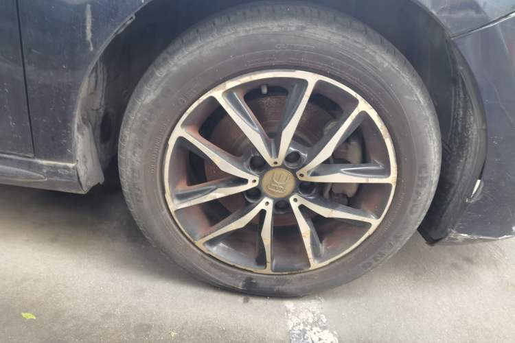 Used BYD Song MAX 2017 1.5T Automatic Smart Connect Luxury 7-Seater Right Front Wheel Hub