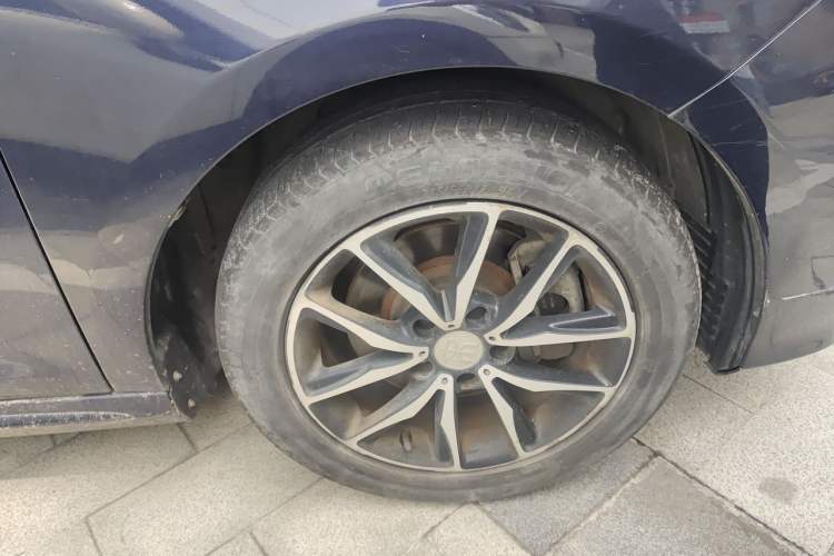 Used BYD Song MAX 2017 1.5T Automatic Smart Connect Prestige 7-Seater Right Front Wheel Hub