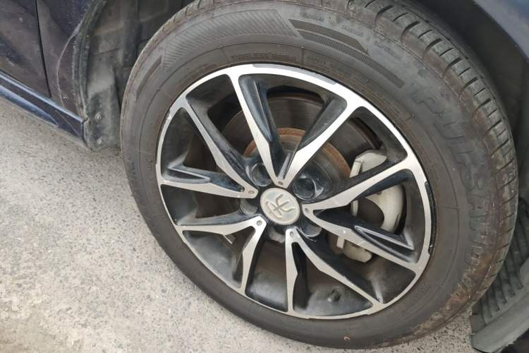 Used BYD Song MAX 2017 1.5T Automatic Smart Connect Elite 7-Seater Right Front Wheel Hub