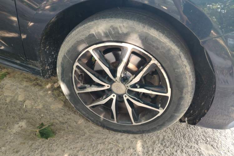 Used BYD Song MAX 2017 1.5T Automatic Smart Connect Elite 7-Seater Right Front Wheel Hub