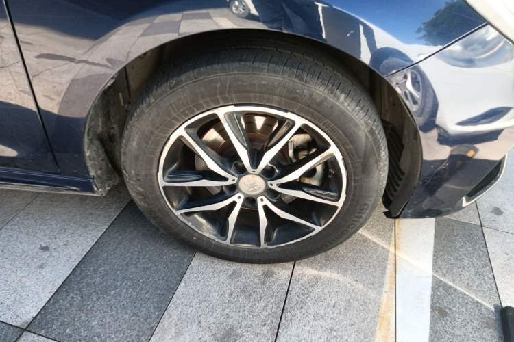 Used BYD Song MAX 2017 1.5T Automatic Smart Connect Prestige 7-Seater Right Front Wheel Hub