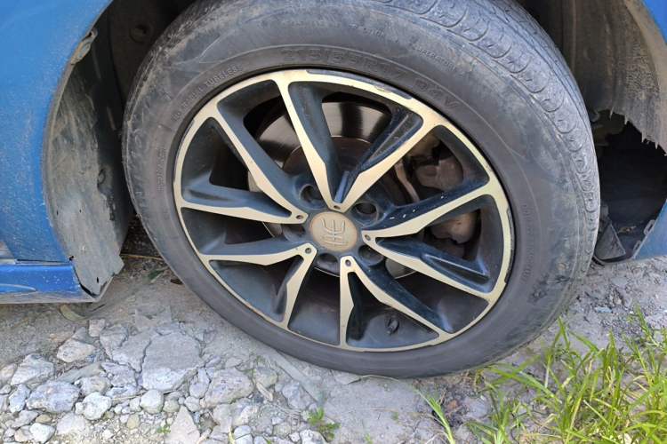 Used BYD Song MAX 2017 1.5T Automatic Smart Connect Elite 7-Seater Right Front Wheel Hub