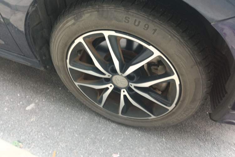 Used BYD Song MAX 2017 1.5T Automatic Smart Connect Luxury 7-Seater Right Front Wheel Hub