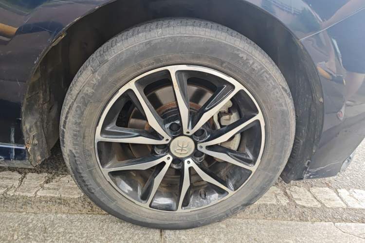 Used BYD Song MAX 2017 1.5T Automatic Smart Connect Elite 7-Seater Right Front Wheel Hub