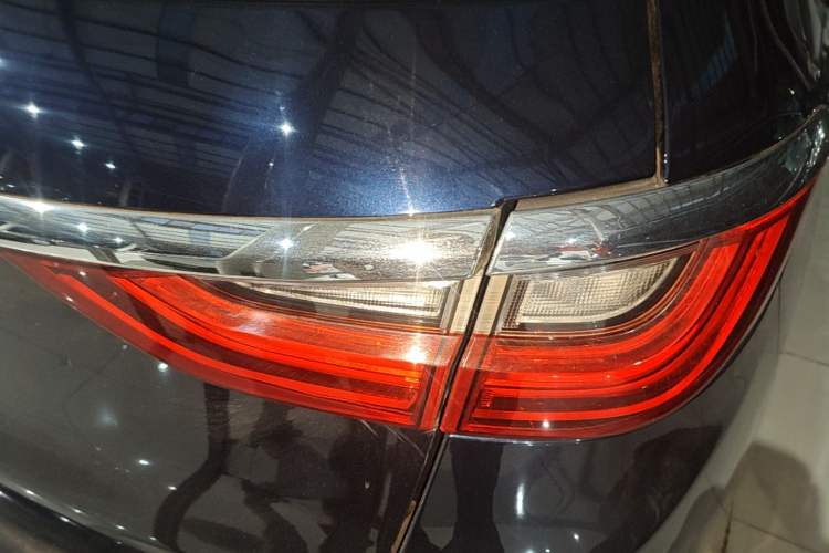 Used BYD Song MAX 2017 1.5T Automatic Smart Connect Luxury 7-Seater Right Rear Taillight