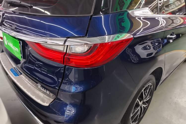 Used BYD Song MAX 2017 1.5T Automatic Smart Connect Prestige 7-Seater Right Rear Taillight