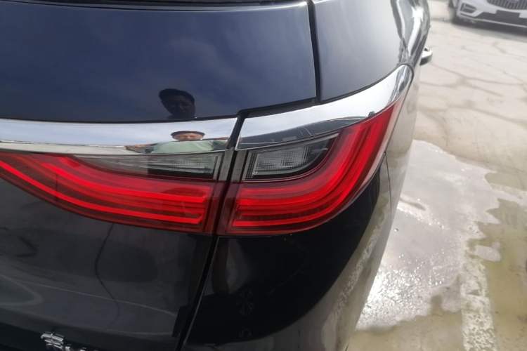 Used BYD Song MAX 2017 1.5T Automatic Smart Connect Elite 7-Seater Right Rear Taillight
