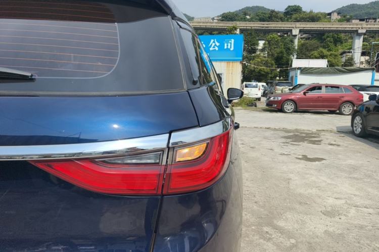 Used BYD Song MAX 2017 1.5T Manual Smart Connect Luxury 7-Seater Right Rear Taillight