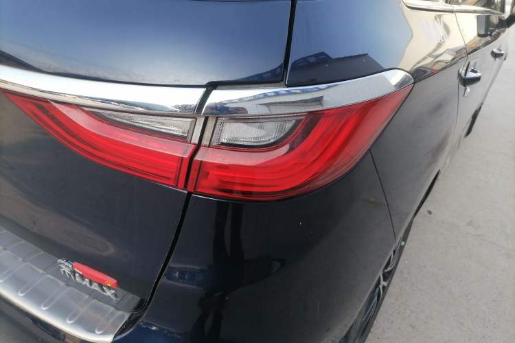 Used BYD Song MAX 2017 1.5T Automatic Smart Connect Elite 7-Seater Right Rear Taillight