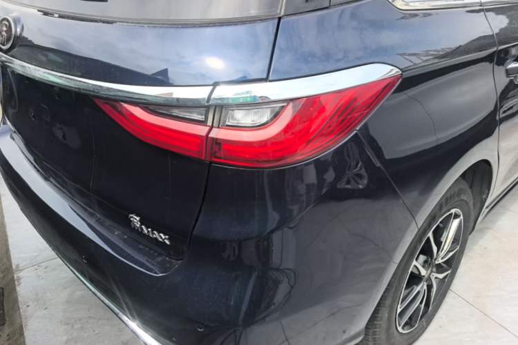 Used BYD Song MAX 2017 1.5T Automatic Smart Connect Prestige 7-Seater Right Rear Taillight