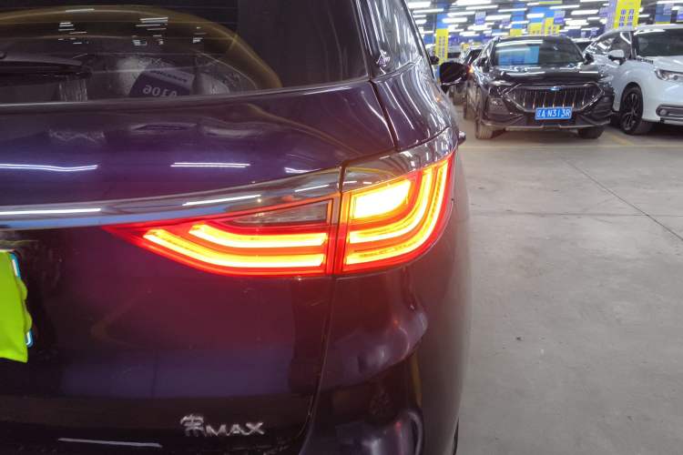 Used BYD Song MAX 2017 1.5T Automatic Smart Connect Luxury 7-Seater Right Rear Taillight