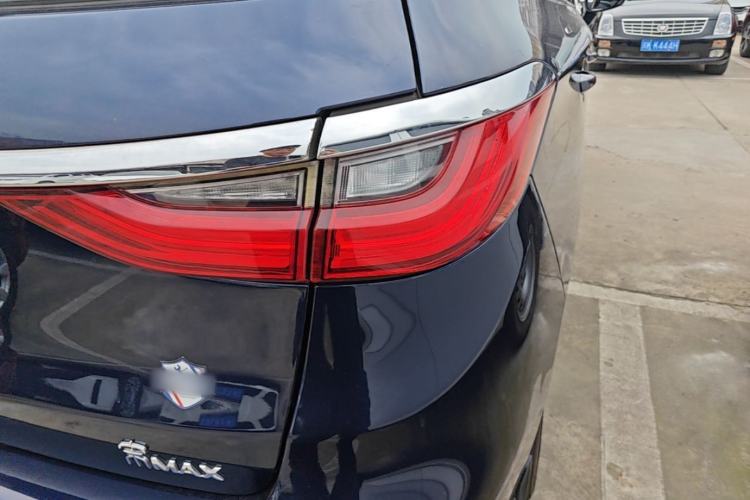 Used BYD Song MAX 2017 1.5T Manual Smart Connect Luxury 7-Seater Right Rear Taillight