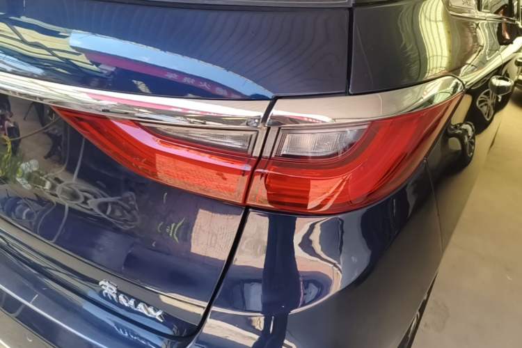 Used BYD Song MAX 2017 1.5T Automatic Smart Connect Elite 7-Seater Right Rear Taillight