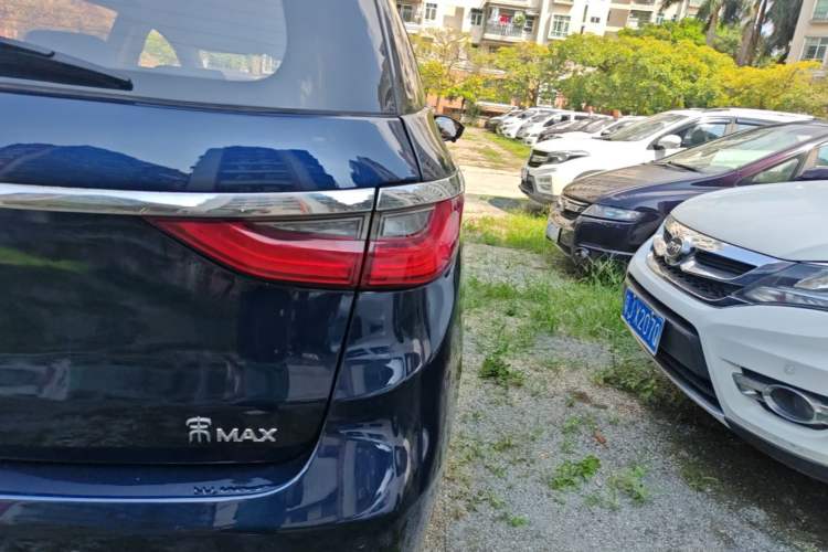 Used BYD Song MAX 2017 1.5T Automatic Smart Connect Elite 7-Seater Right Rear Taillight