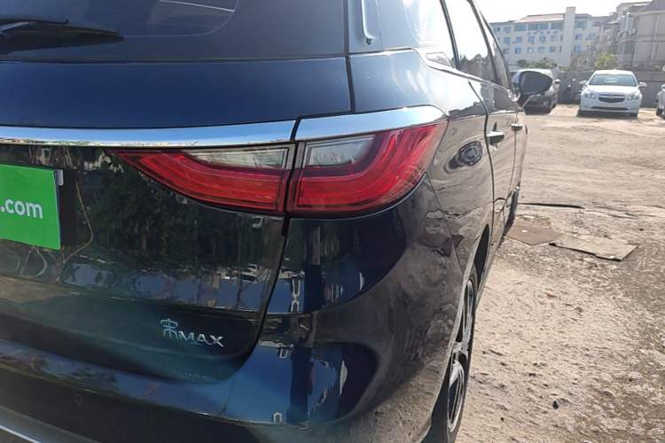 Used BYD Song MAX 2017 1.5T Automatic Smart Connect Elite 7-Seater Right Rear Taillight