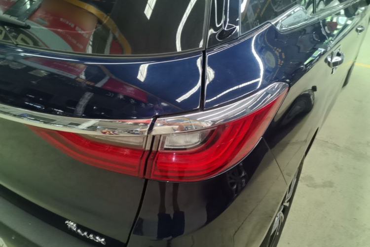 Used BYD Song MAX 2017 1.5T Automatic Smart Connect Elite 7-Seater Right Rear Taillight