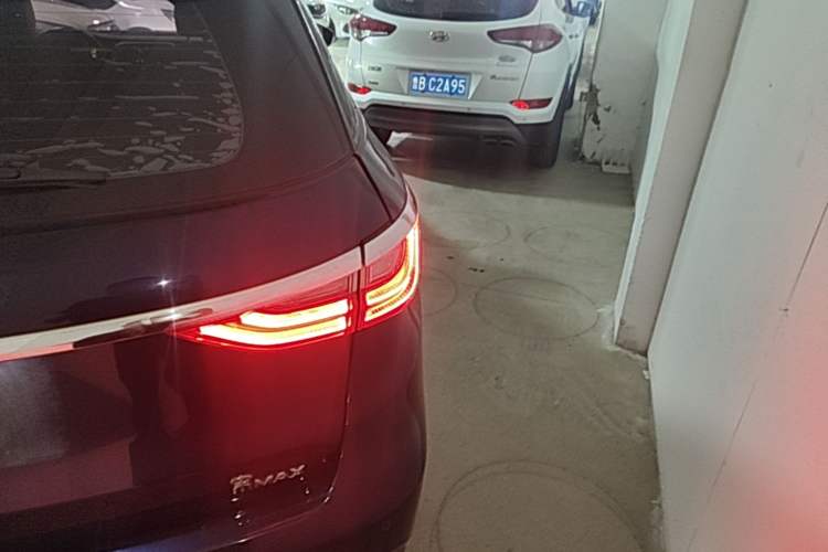 Used BYD Song MAX 2017 1.5T Automatic Smart Connect Elite 7-Seater Right Rear Taillight