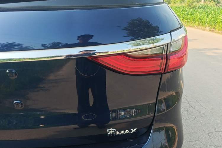 Used BYD Song MAX 2017 1.5T Automatic Comfort Model 7 Seats Right Rear Taillight