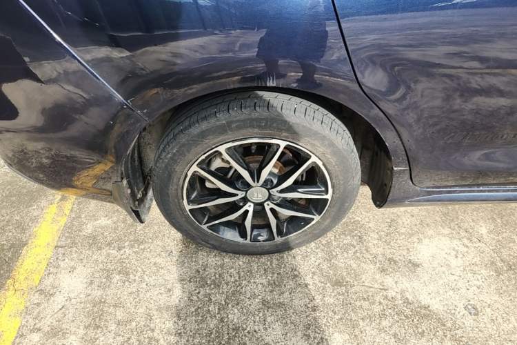Used BYD Song MAX 2017 1.5T Automatic Smart Connect Elite 7-Seater Right Rear Wheel Hub