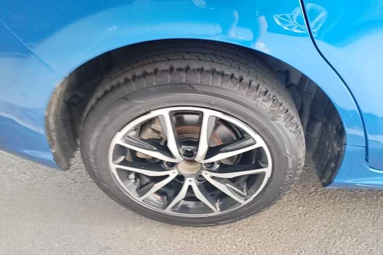 Used BYD Song MAX 2017 1.5T Automatic Smart Connect Elite 7-Seater Right Rear Wheel Hub