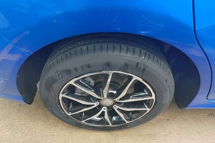 Used BYD Song MAX 2017 1.5T Automatic Smart Connect Prestige 7-Seater Right Rear Wheel Hub