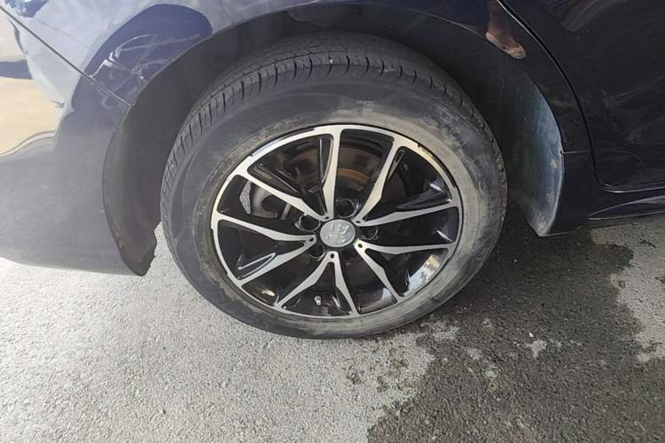 Used BYD Song MAX 2017 1.5T Automatic Smart Connect Elite 7-Seater Right Rear Wheel Hub