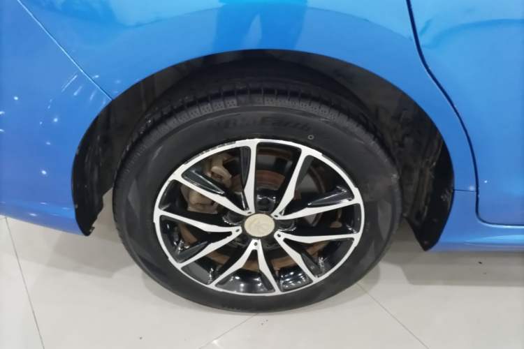 Used BYD Song MAX 2017 1.5T Automatic Smart Connect Elite 7-Seater Right Rear Wheel Hub