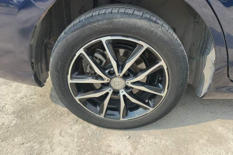 Used BYD Song MAX 2017 1.5T Manual Smart Connect Luxury 7-Seater Right Rear Wheel Hub