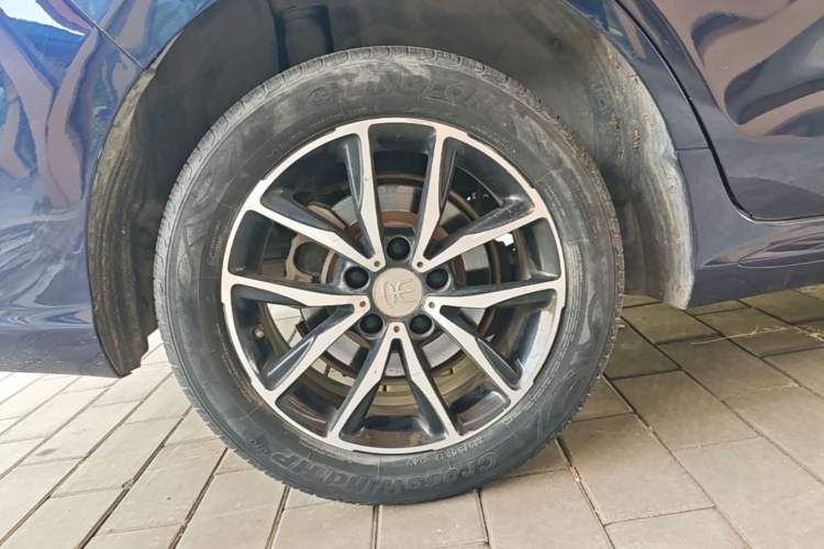 Used BYD Song MAX 2017 1.5T Manual Smart Connect Luxury 7-Seater Right Rear Wheel Hub