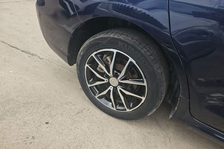 Used BYD Song MAX 2017 1.5T Automatic Smart Connect Prestige 7-Seater Right Rear Wheel Hub