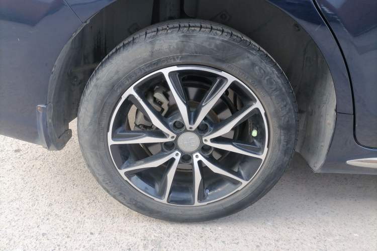 Used BYD Song MAX 2017 1.5T Automatic Smart Connect Elite 7-Seater Right Rear Wheel Hub