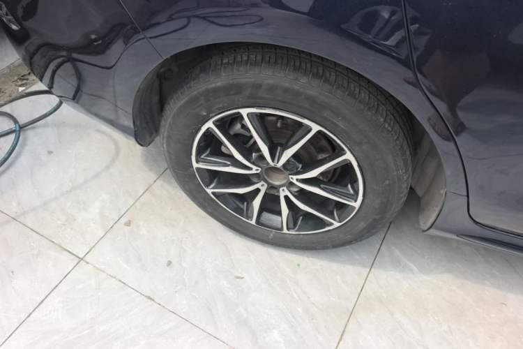 Used BYD Song MAX 2017 1.5T Automatic Smart Connect Prestige 7-Seater Right Rear Wheel Hub