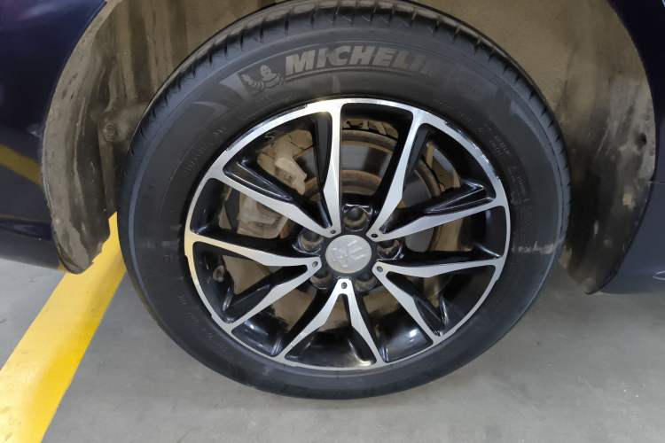 Used BYD Song MAX 2017 1.5T Automatic Smart Connect Luxury 7-Seater Right Rear Wheel Hub