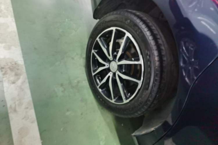 Used BYD Song MAX 2017 1.5T Automatic Smart Connect Luxury 7-Seater Right Rear Wheel Hub