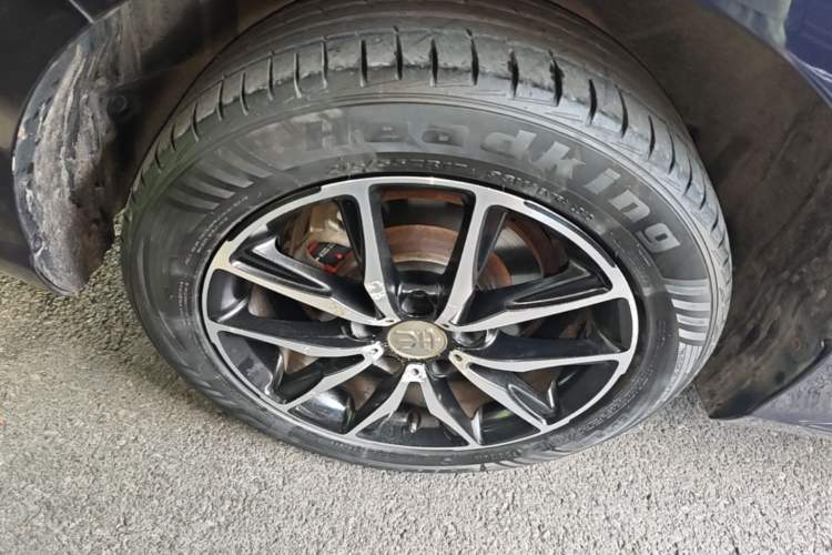 Used BYD Song MAX 2017 1.5T Manual Smart Connect Luxury 7-Seater Right Rear Wheel Hub