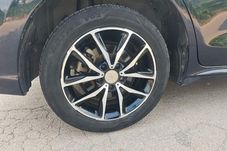 Used BYD Song MAX 2017 1.5T Automatic Comfort Model 7 Seats Right Rear Wheel Hub