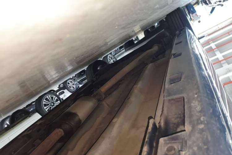 Used BYD Song MAX 2017 1.5T Automatic Smart Connect Prestige 7-Seater Right Side Sill
