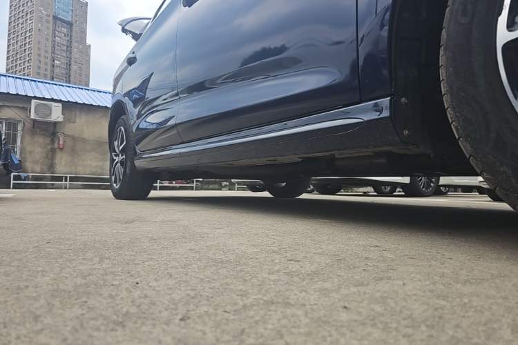 Used BYD Song MAX 2017 1.5T Automatic Smart Connect Prestige 7-Seater Right Side Sill