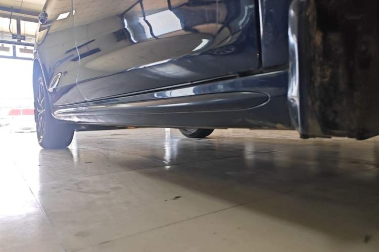 Used BYD Song MAX 2017 1.5T Automatic Smart Connect Luxury 7-Seater Right Side Sill