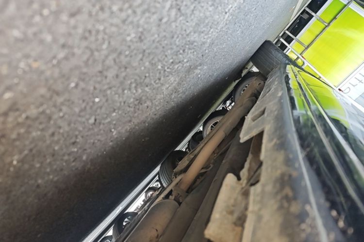 Used BYD Song MAX 2017 1.5T Manual Smart Connect Luxury 7-Seater Right Side Sill