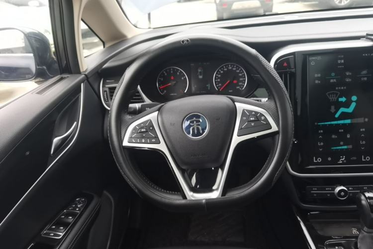 Used BYD Song MAX 2017 1.5T Automatic Smart Connect Elite 7-Seater Steering Wheel