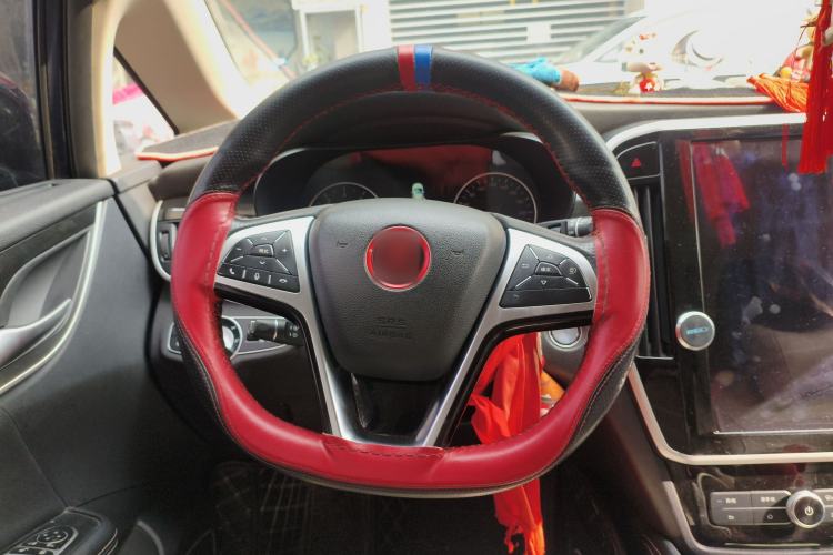 Used BYD Song MAX 2017 1.5T Automatic Smart Connect Elite 7-Seater Steering Wheel