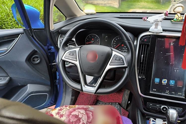 Used BYD Song MAX 2017 1.5T Automatic Smart Connect Elite 7-Seater Steering Wheel