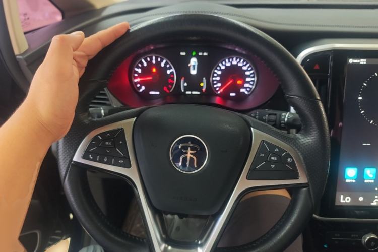 Used BYD Song MAX 2017 1.5T Automatic Smart Connect Elite 7-Seater Steering Wheel
