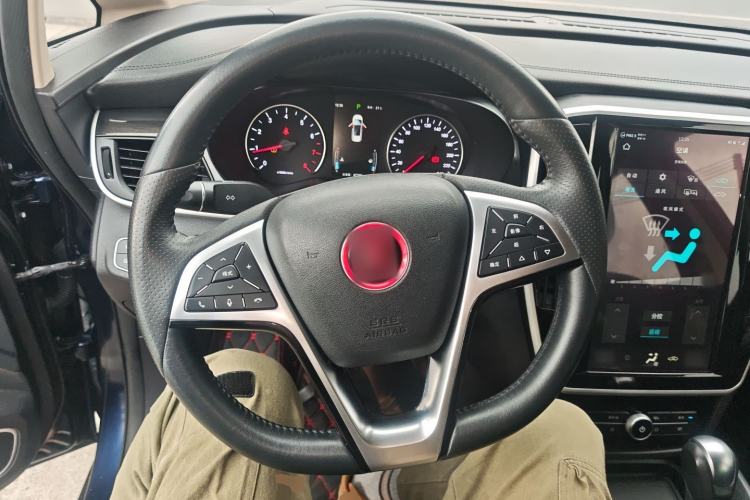 Used BYD Song MAX 2017 1.5T Automatic Smart Connect Prestige 7-Seater Steering Wheel